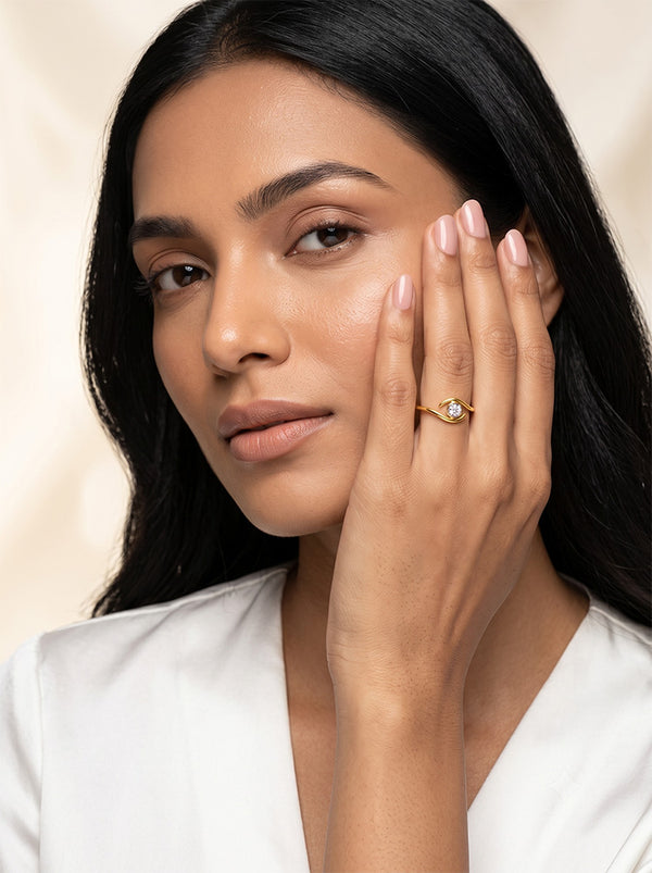 Luxurious Lab-Grown Diamond Gold Curve Ring